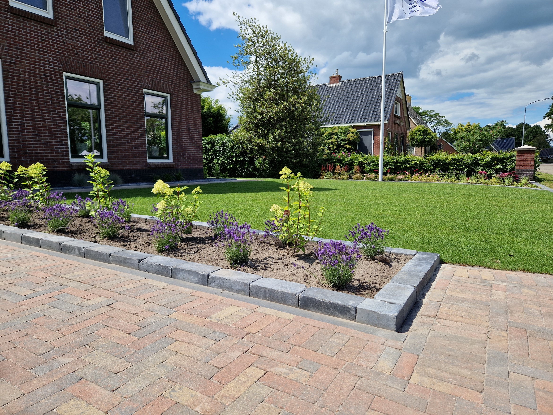 serveerster Lokken scherp Linea trommel 15x15x30 cm antraciet | Kijlstra Bestrating