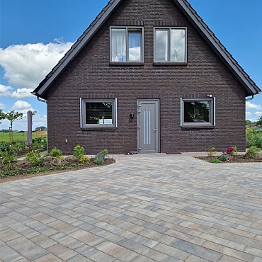 11007915 patstr6407exclu 3