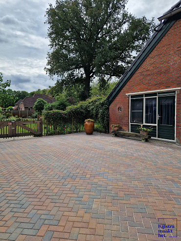 Betonstraatsteen 8 cm oud bussum komo