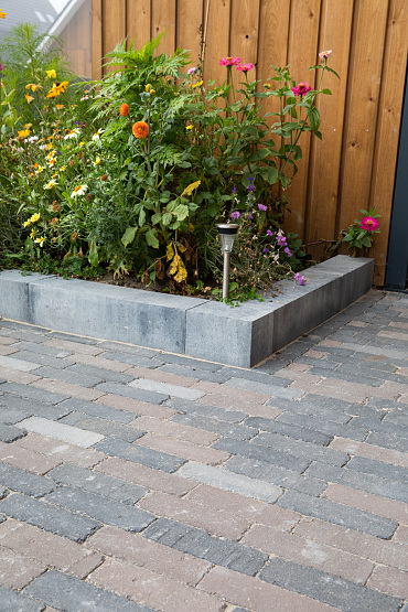 Linea 15x15x60 cm grijs/zwart