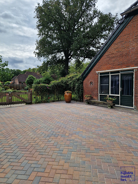 Betonstraatsteen 8 cm oud bussum komo