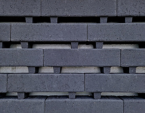 Waterpasserende longstone opritsteen 7 cm antraciet
