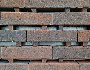 Waterpasserende longstone opritsteen 7 cm oud emmen
